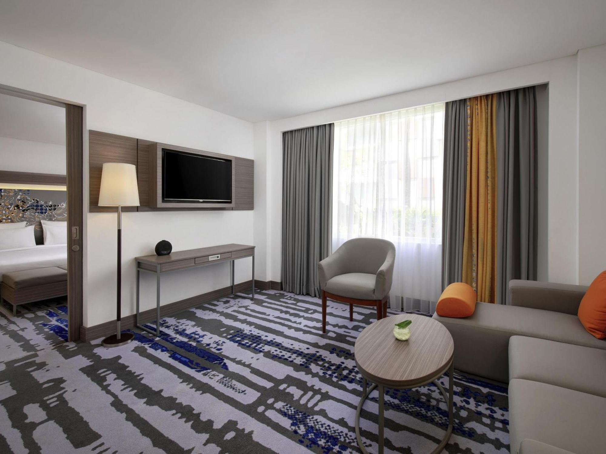 Suite Room Benefit Access to Premiere Lounge