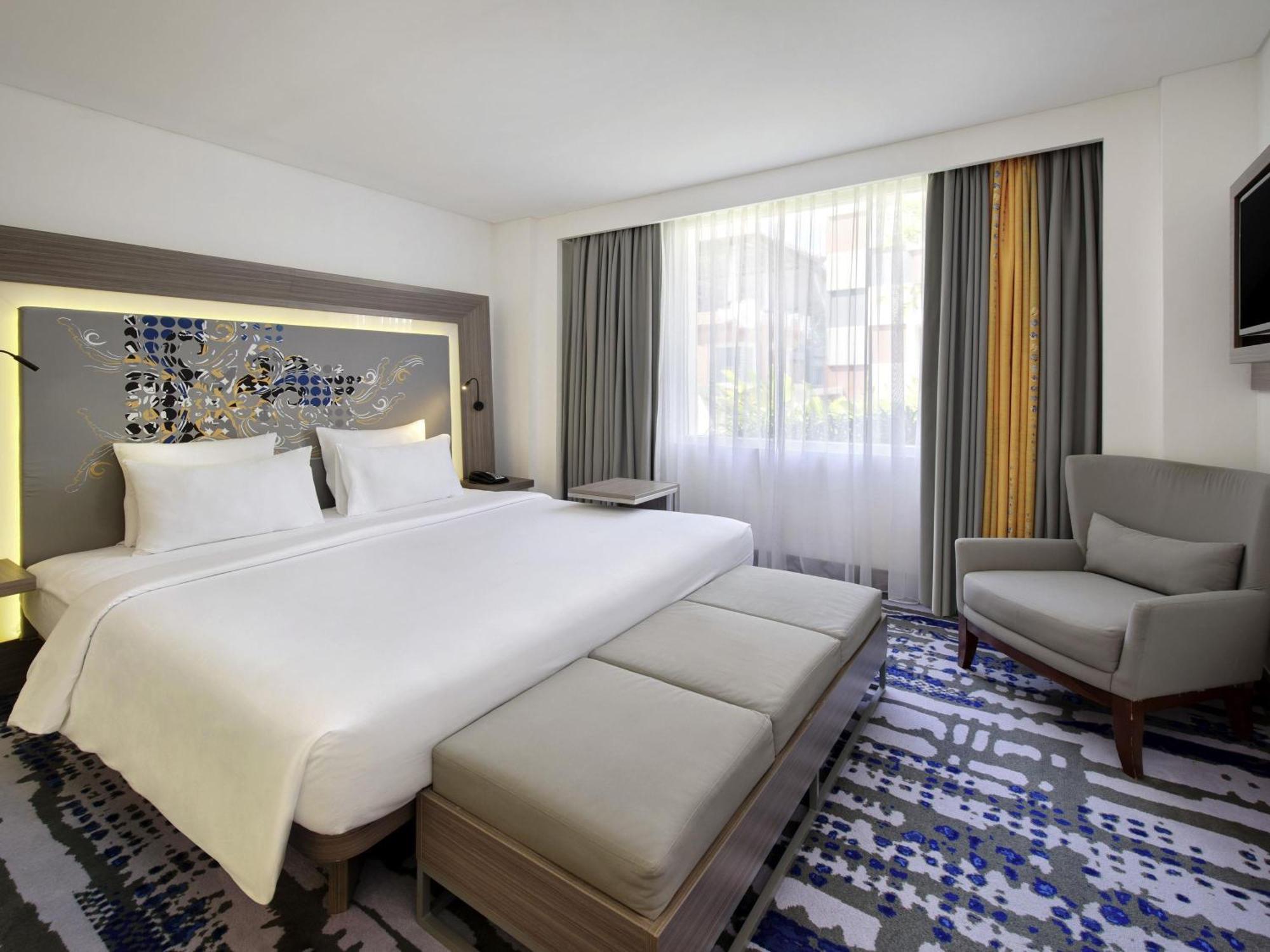 Suite Room Benefit Access to Premiere Lounge